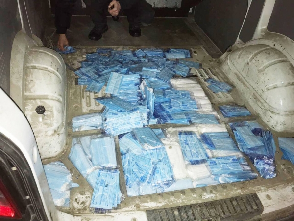 Украинские пограничники нашли больше 10 тысяч контрабандных медицинских масок на границе с Польшей